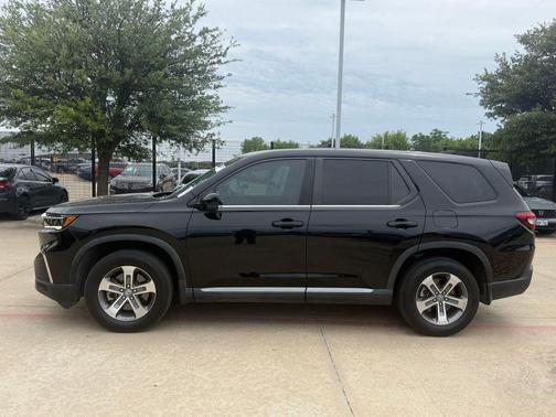 Crystal Black Pearl 2023 Honda Pilot 2WD EX-L 7 Passenger
