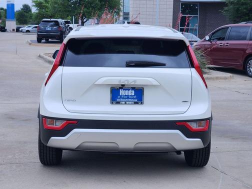 2023 Kia Niro LX