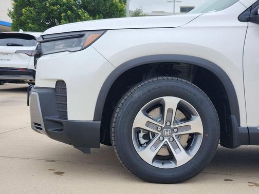 Platinum White Pearl 2026 Honda Pilot EX-L