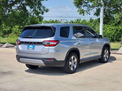 Lunar Silver 2025 Honda Pilot EX-L