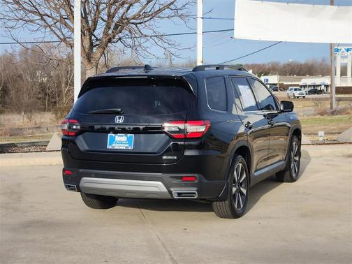 2024 Honda Pilot Touring 8-Passenger