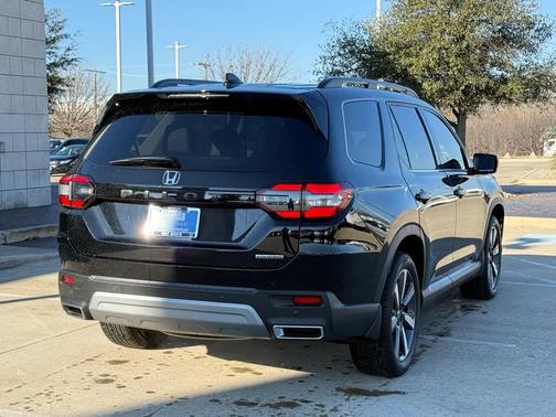 2024 Honda Pilot Touring 8-Passenger