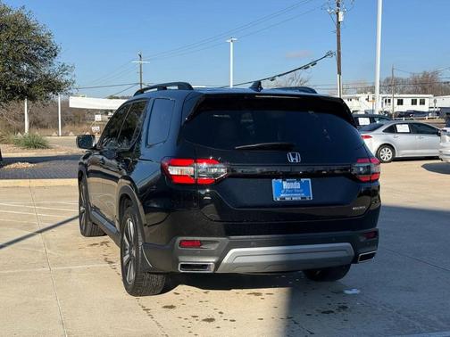 2024 Honda Pilot Touring 8-Passenger