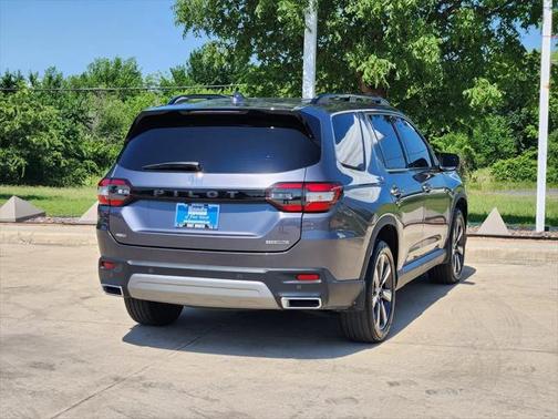 2023 Honda Pilot Touring 8-Passenger