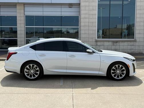 2022 Cadillac CT5 Premium Luxury