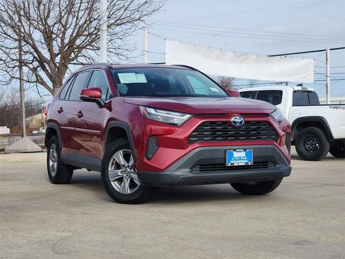 2022 Toyota RAV4 Hybrid XLE