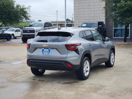 2025 Chevrolet Trax LS