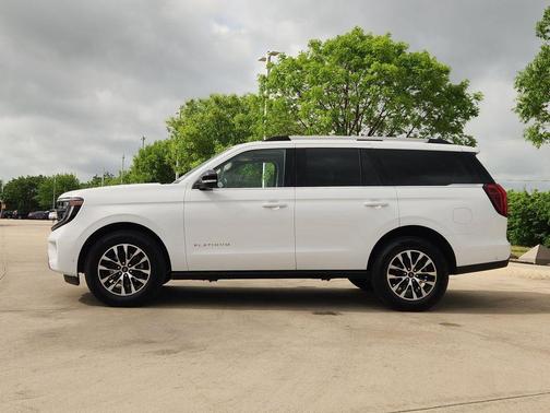 Oxford White 2025 Ford Expedition Platinum