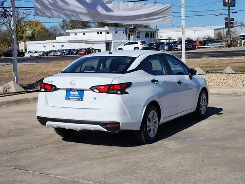 2024 Nissan Versa 1.6 S