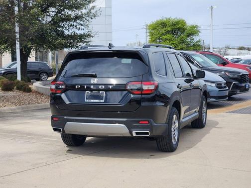 Crystal Black Pearl 2026 Honda Pilot EX-L