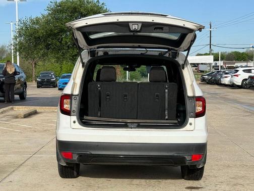 Platinum White Pearl 2022 Honda Pilot AWD Sport
