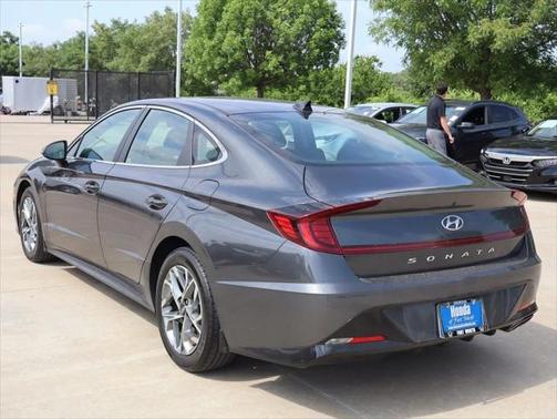 2022 Hyundai SONATA SEL