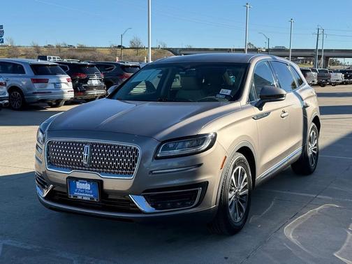 2019 Lincoln Nautilus Select