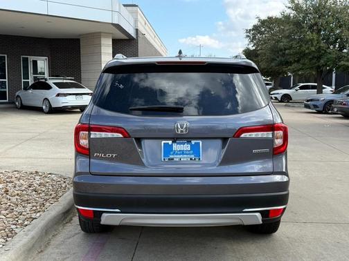 2022 Honda Pilot Touring 8-Passenger