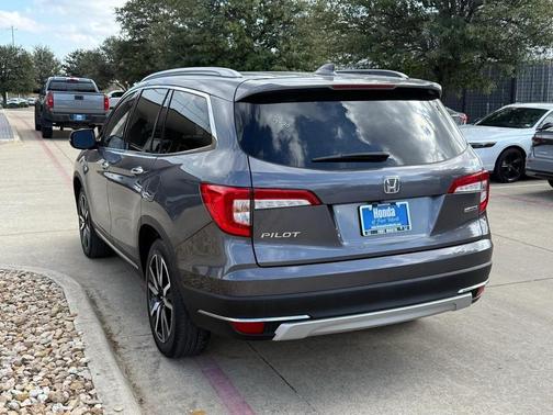 2022 Honda Pilot Touring 8-Passenger