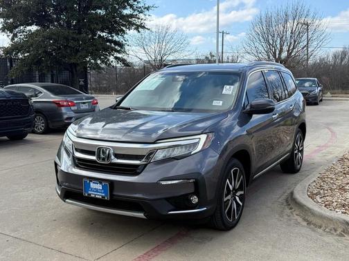 2022 Honda Pilot Touring 8-Passenger