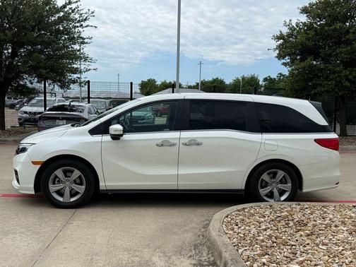 White Diamond Pearl 2019 Honda Odyssey EX-L