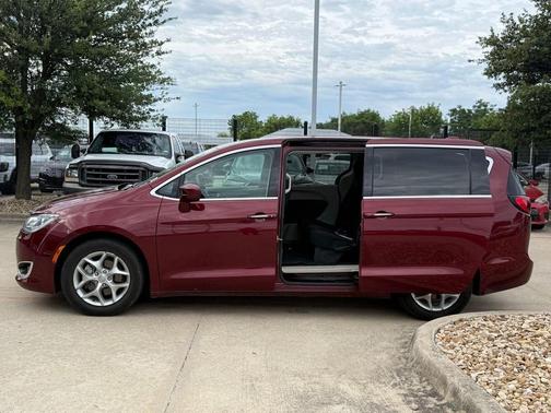Velvet Red Pearlcoat 2018 Chrysler Pacifica Touring Plus