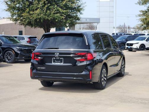 Crystal Black Pearl 2026 Honda Odyssey EX-L