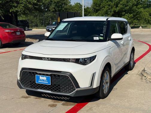 Snow White Pearl 2023 Kia Soul LX
