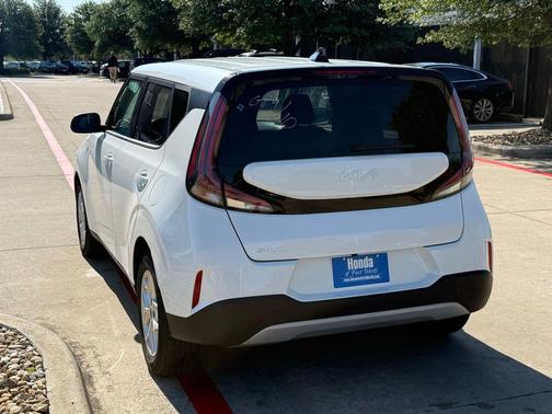 Snow White Pearl 2023 Kia Soul LX