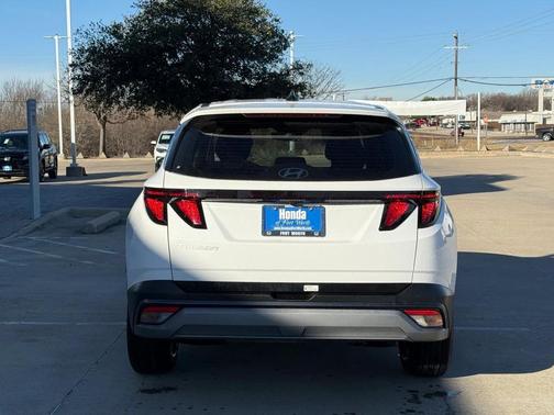 2025 Hyundai TUCSON SE