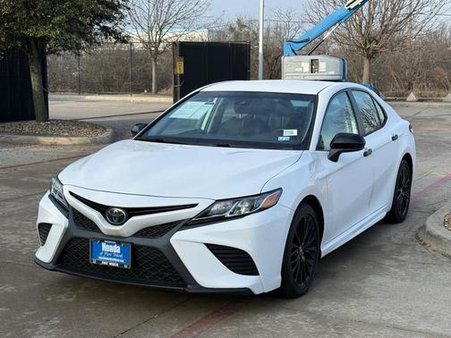 2019 Toyota Camry SE