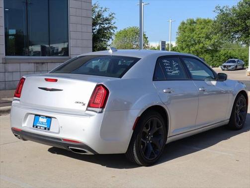 2023 Chrysler 300 S