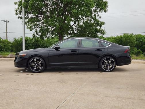Crystal Black Pearl 2023 Honda Accord Hybrid Sport