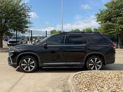 Crystal Black Pearl 2023 Honda Pilot AWD Elite