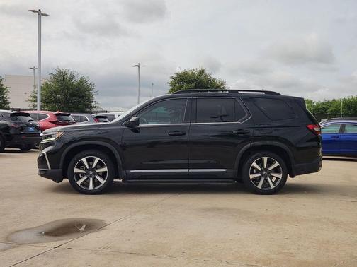 Crystal Black Pearl 2023 Honda Pilot AWD Elite