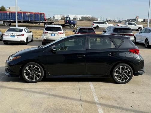 2016 Scion iM Base