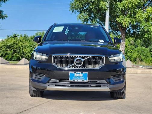 2020 Volvo XC40 T5 Momentum