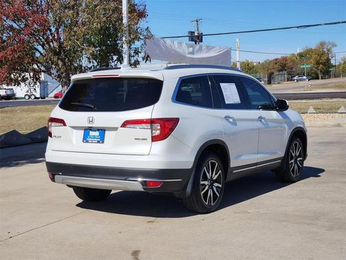 2022 Honda Pilot Touring 8-Passenger