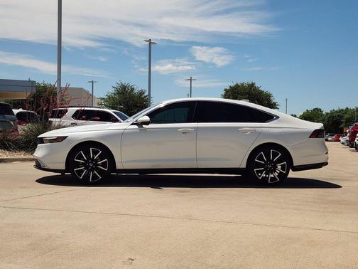 Platinum White Pearl 2024 Honda Accord Hybrid Touring