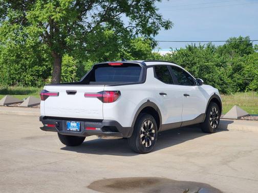 Atlas White 2025 Hyundai SANTA CRUZ SEL
