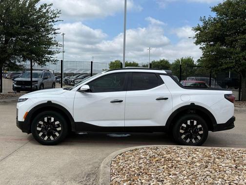Atlas White 2025 Hyundai SANTA CRUZ SEL