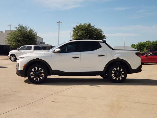 Atlas White 2025 Hyundai SANTA CRUZ SEL