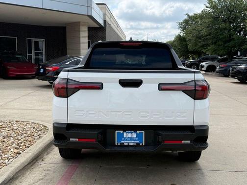 Atlas White 2025 Hyundai SANTA CRUZ SEL