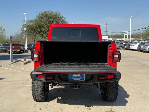 Firecracker Red Clearcoat 2021 Jeep Gladiator Rubicon
