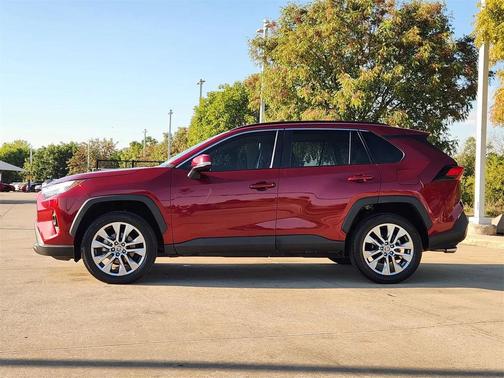 2022 Toyota RAV4 XLE Premium