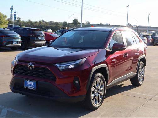 2022 Toyota RAV4 XLE Premium