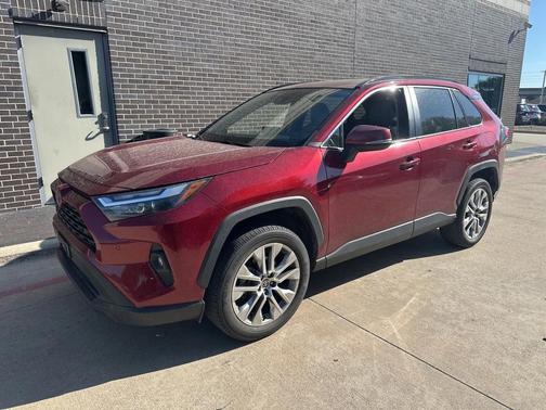 2022 Toyota RAV4 XLE Premium