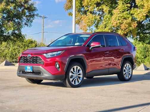 2022 Toyota RAV4 XLE Premium