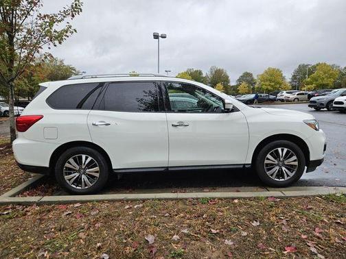 2019 Nissan Pathfinder SL