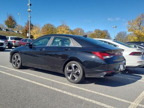 2021 Hyundai ELANTRA SEL