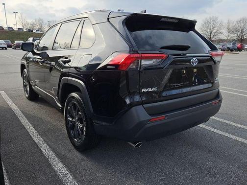 2023 Toyota RAV4 Hybrid XLE Premium