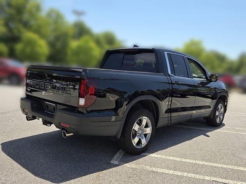 Crystal Black Pearl 2025 Honda Ridgeline RTL