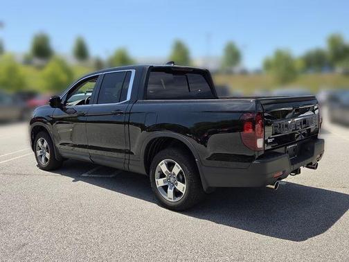 Crystal Black Pearl 2025 Honda Ridgeline RTL
