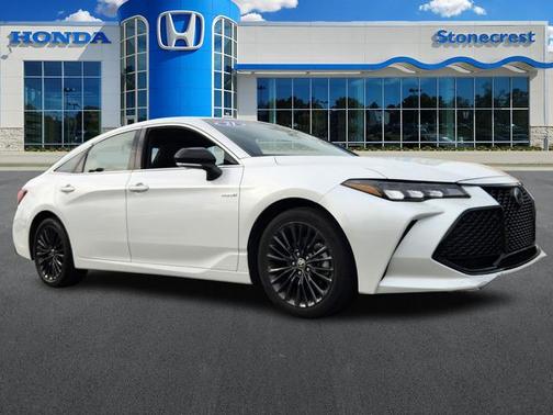 2021 Toyota Avalon Hybrid XSE